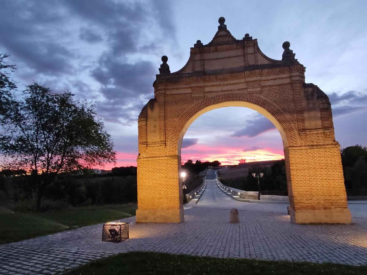 Alojamiento Turistico Carvi Arévalo Extérieur photo